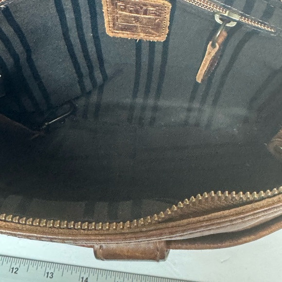 Frye Elegant Brown Leather Shoulder Bag - Picture 7 of 11